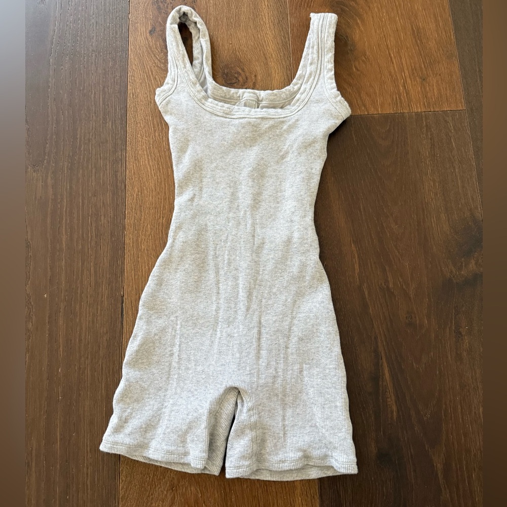 SKIMS Cotton Rib Onesie Bodysuit - Picture 4 of 6
